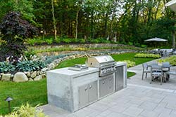 Outdoor Kitchen & BBQ