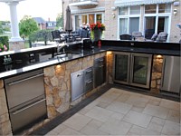 Outdoor Kitchen &amp; BBQ